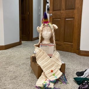 Unicorn hat and scarf